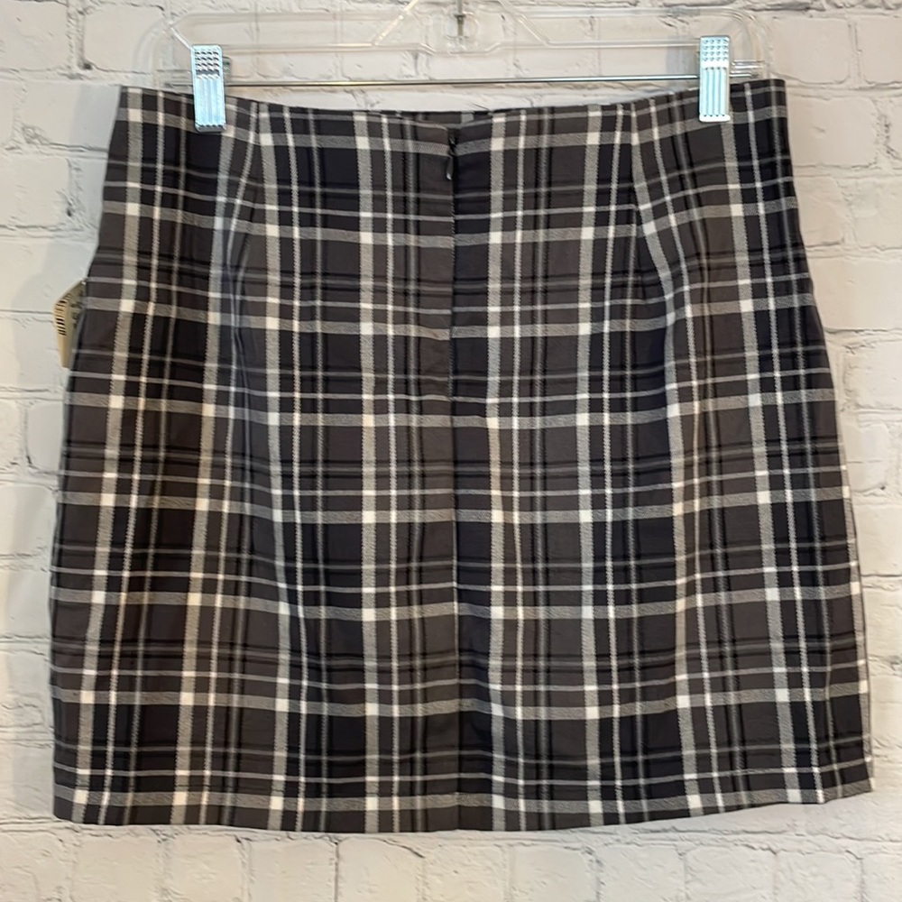 NWT Aeropostale plaid mini skirt w/ 2 front slits - Picture 4 of 5